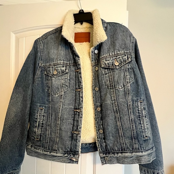 Lucky Brand denim jacket with fleece lining and collar - Picture 1 of 8